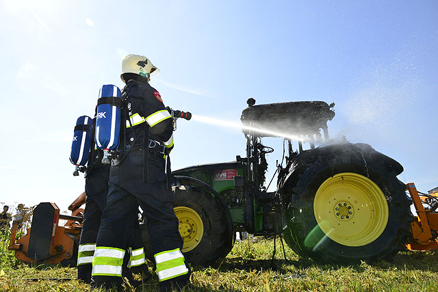 2013/217/GB 20130905 012 Brand tractor 2000 EL.jpg